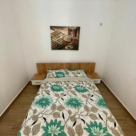 Militari Comfort Studio Rosu Exterior photo